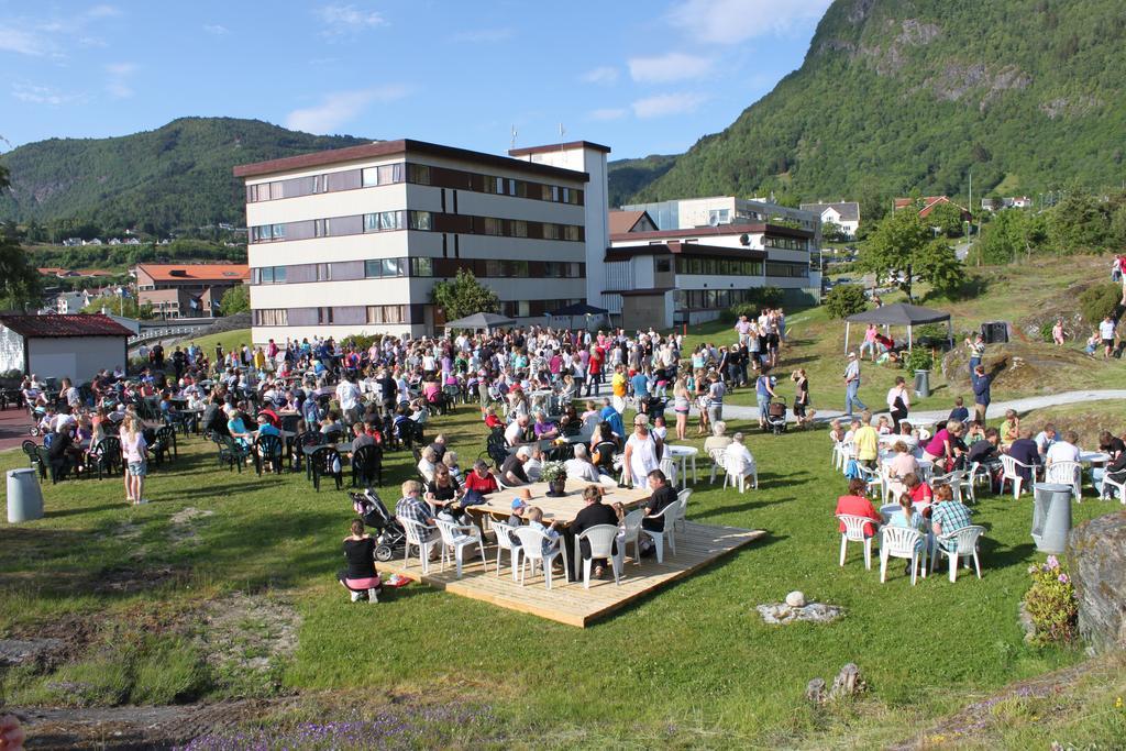 Sognefjord Hotel Hermansverk Ngoại thất bức ảnh